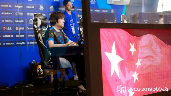 卫与中场球 卫与中场球