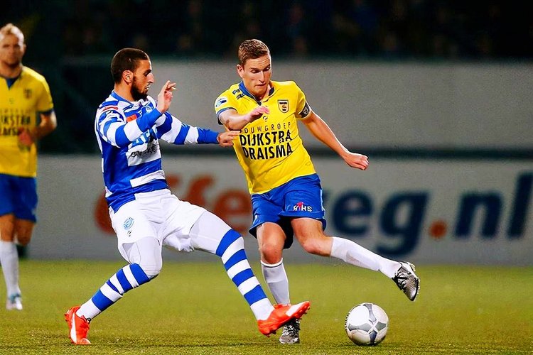 足比赛中成 足比赛中成