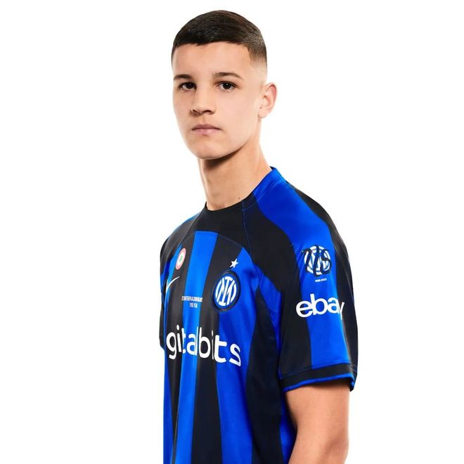 从弱侧肋部 从弱侧肋部